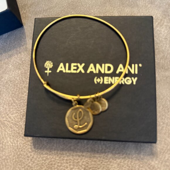Alex and Ani Stackable Charm Bracelet Preowned Initial "L" - Picture 1 of 4